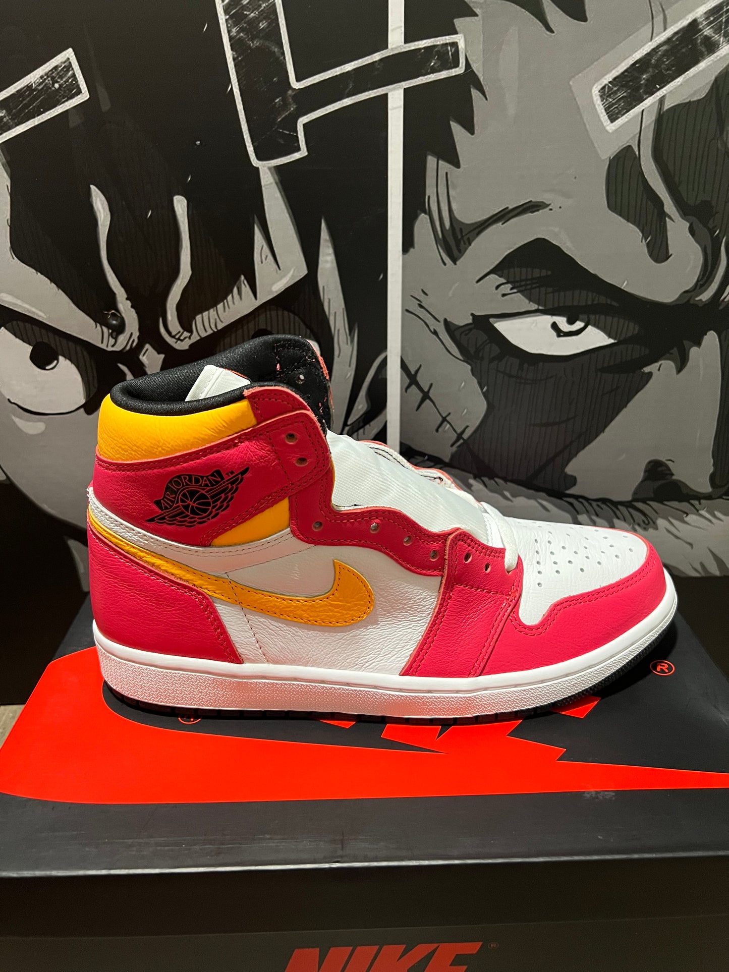 Air Jordan 1 Retro High OG 'Light Fusion Red'